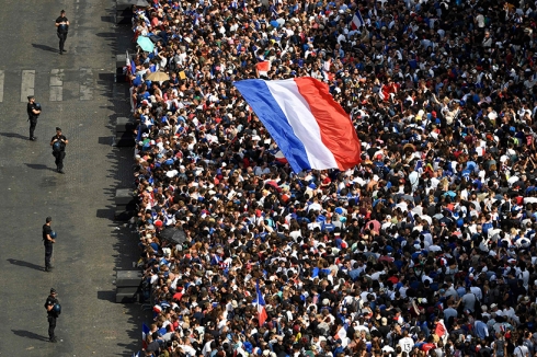 Pêşwaziya şahane li yarîzanên tîma Fransa